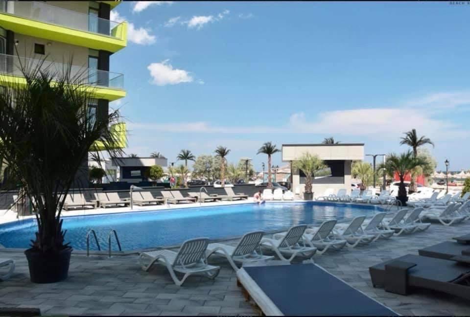 Apartament Alezzi Sunwaves Năvodari Zewnętrze zdjęcie